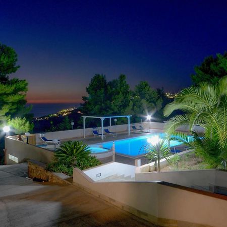 פסקיצ'י B&B Villa Nicoletta מראה חיצוני תמונה
